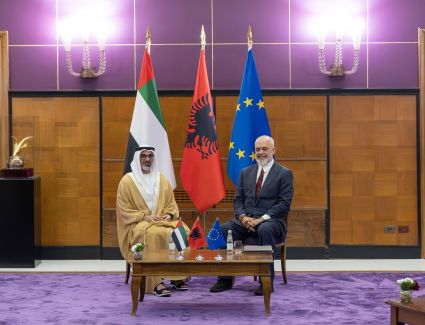 خالد بن محمد بن زايد يبحث مع رئيس وزراء ألبانيا العلاقات الثنائية