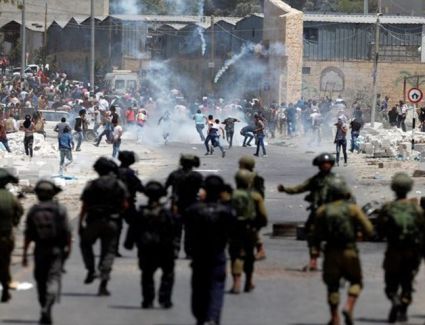 هآرتس: إسرائيل تعيش حالة من الذهول جراء إطلاق رشقات صاروخية ضخمة وصلت إلى 2500 صاروخ من قطاع غزة