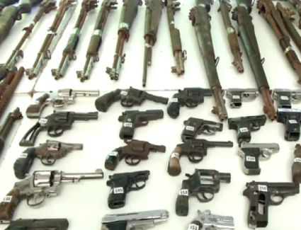 ضبط 72 قطعة سلاح ناري و17 عنصرا من متجري المخدرات بحملة أمنية بأسيوط