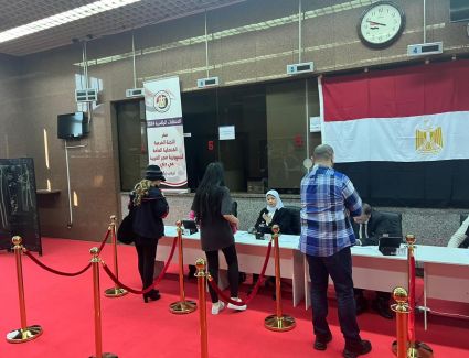 حملة المرشح الرئاسي الدكتور عبدالسند يمامة بالإمارات تشيد بنزاهة العملية الانتخابية