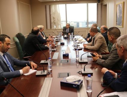 وزير الكهرباء يستعرض الإنجازات التي نجح قطاع الكهرباء والطاقة المتجددة في تحقيقها