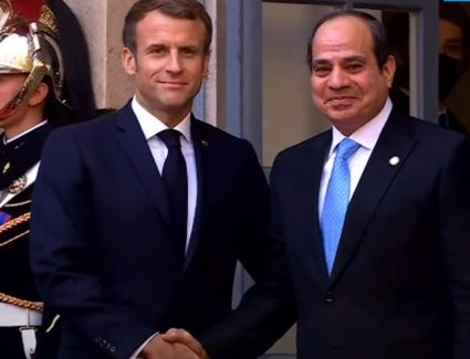 الرئيس السيسي ونظيره الفرنسي يحذران من خطورة توسع الصراع وضرورة وقف إطلاق النار بغزة