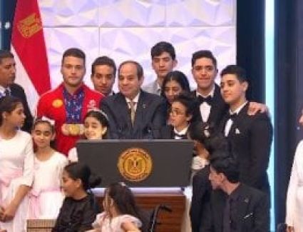 الرئيس السيسى: "احنا فى عالم الحقيقة فيه مش واضحة ودى حكمة ربنا"