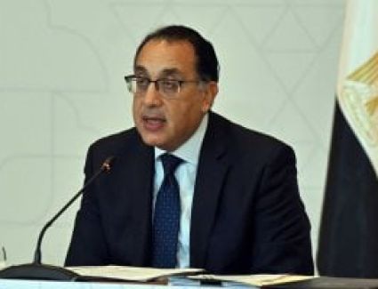 رئيس الوزراء يتفقد محطة تحيا مصر 1 و2 بميناء دمياط