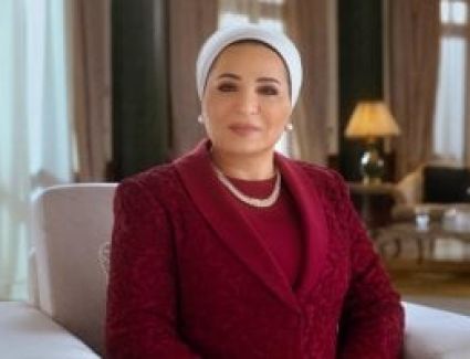 السيدة انتصار السيسى: كل عام وأقباط مصر جميعا بخير وسلام بمناسبة عيد القيامة المجيد