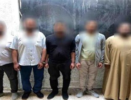 ناصب علينا في فلوس".. كشف ملابسات احتجاز شخص كرهًا عنه بأحد العقارات بالتجمع