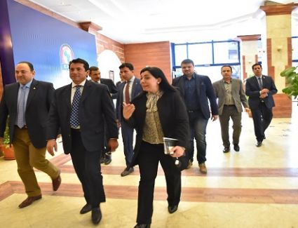 جهاد عامر تستقبل وزير الرياضة في أول أيام المقابلات الشخصية لمتطوعي كأس الأمم الإفريقية