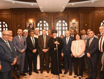 محافظ الشرقيه: يهنىء الأخوه الأقباط بعيد القيامه المجيد  