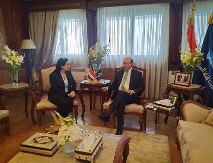 رئيس هيئة قناة السويس يستقبل رئيس لجنة المتطوعين ومرافقي الفرق