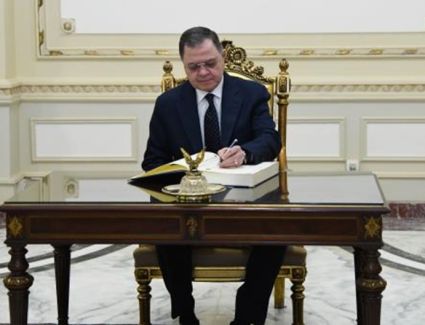 يرافقه أعضاء هيئة الشرطة.. وزير الداخلية يسجل كلمة شكر للرئيس السيسي بمناسبة عيد الشرطة