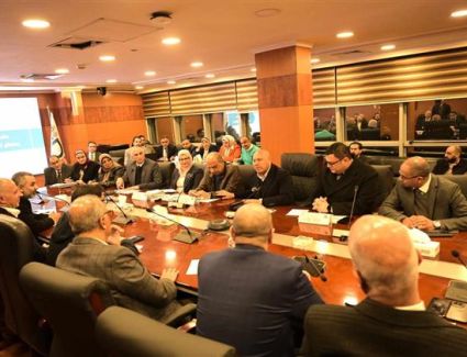 وزير الصناعة يبحث مع وزيري الكهرباء والإسكان آليات وضوابط تنظيم عمل المطورين الصناعيين