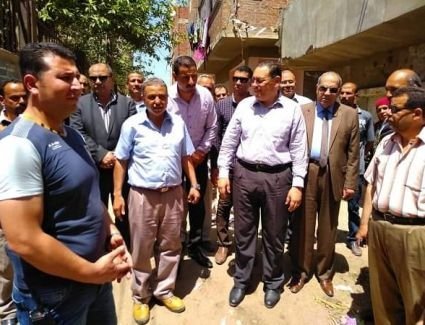 محافظ الشرقيه يأمر بسرعة الإنتهاء من رصف طريق كفر دنوهيا طاهرة حميد / أنشاص البصل