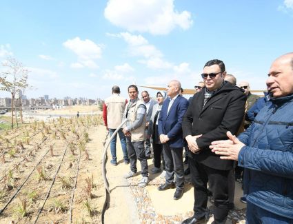 وزير الإسكان ومحافظ القاهرة يتفقدان مشروع حدائق "تلال الفسطاط" بمنطقة مصر القديمة
