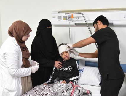 وزير الصحة يُتابع نقل واستقبال الطفلة إيمان "ضحية رشق الحجارة" لتلقي العلاج بمستشفى معهد ناصر