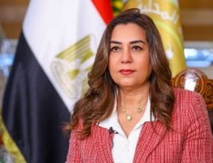 وزيرة التنمية المحلية تعتمد حركة لسكرتيرى العموم والمساعدين.. بالأسماء