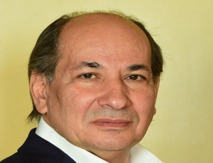 الكاتب الدكتور خالد قنديل يكتب نوفل أبو رغيف .. حين يُبدعُ المسئول