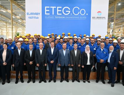 الوزير كامل الوزير يفتتح مصنعا ويضع حجر أساس آخر لإنتاج ثلاجات وديب فريزر