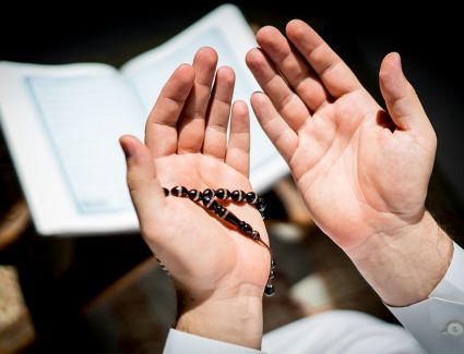 ‎أدعية لزيادة الرزق وقضاء الدين.. مفاتيح الفرج من القرآن والسنة