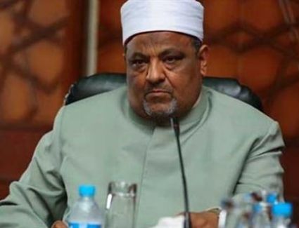 الأمين العام لهيئة كبار العلماء بالأزهر: أكل لحم القطط والكلاب حرام والإفتاء به فتنة