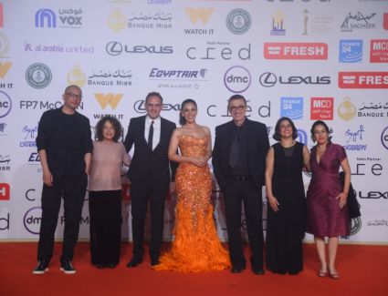 إبهار وأناقة.. أبرز إطلالات النجوم في ختام مهرجان القاهرة السينمائي