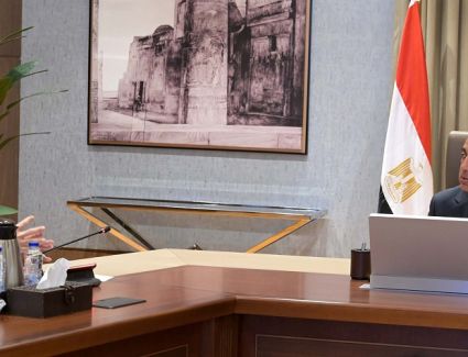 رئيس الوزراء يتابع مع وزير الطيران عددًا من ملفات العمل