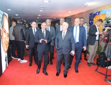 استعدادًا لاحتفالية مرور 150 عامًا على تأسيسها.. رئيس الوطنية للصحافة في جولة بقاعة فنون الأهرام