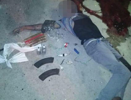  وزارة الداخلية :مقتل 4 إرهابيين واستشهاد ضابط شرطة و6 جنود فى إحباط هجوم على كمين بالعريش