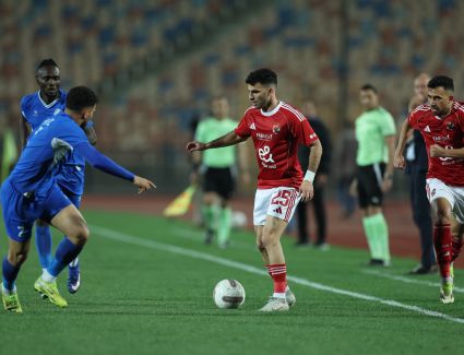 فوز درامي.. النادي الأهلي يهزم نادي سموحة 2-1 بعد نهاية مثيرة