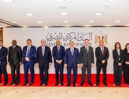 محافظ البنك المركزي المصري يلتقي رئيس مجموعة بنك التنمية الإفريقي الجديد لبحث أوجه التعاون المستقبلي بين الجانبين