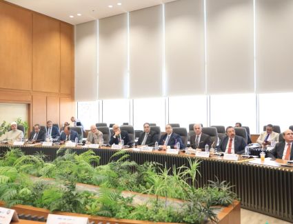وزير التعليم  العالى عبدالعزيز قنصوة يوجه بالإسراع بإجراءات تدويل الجامعات المصرية وتصدير التعليم العالي للخارج 