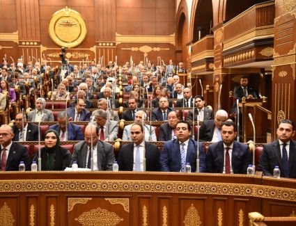     بعد أكثر من 15 عامًا بعقود مؤقتة.. &laquo;قوى عاملة النواب&raquo; تناقش تقنين أوضاع العاملين بالصناديق الخاصة