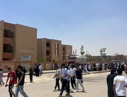 الحزن يسيطر على طلاب العلمي بعد امتحان الكيمياء بحدائق أكتوبر.. والطلاب: الأسئلة غير مباشرة وتحتاج وقتًا أطول